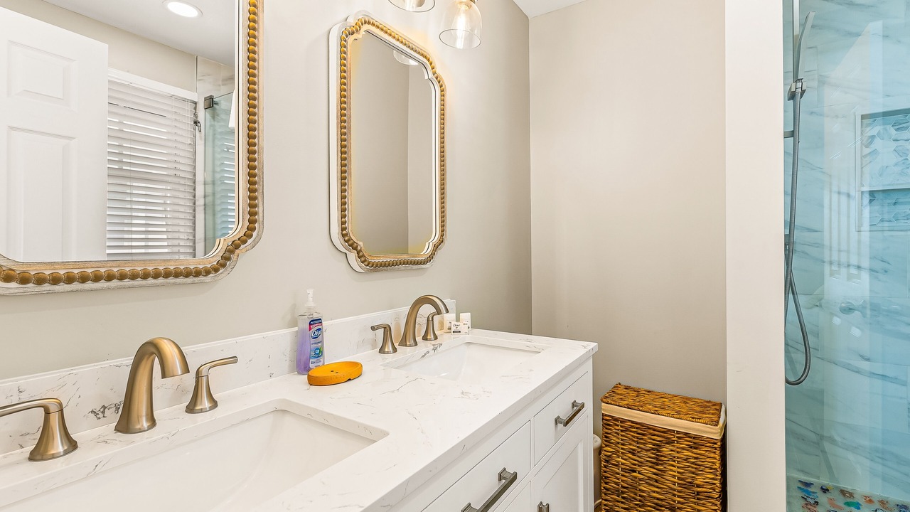 Photo of Bathroom in Marathon