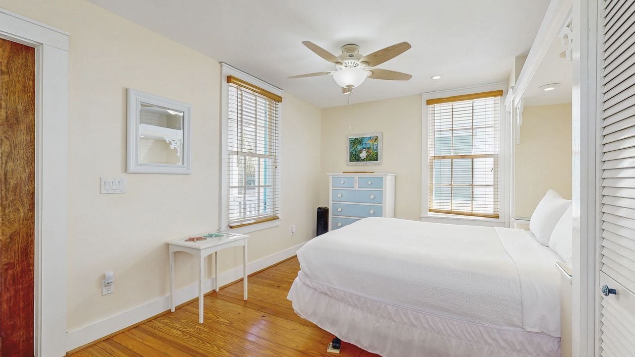 Photo of Bedroom in Uptown - Upper Duval
