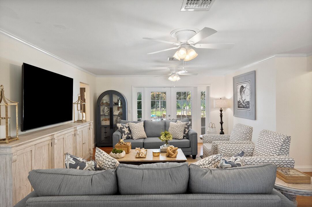 Photo of Livingroom in Stuart