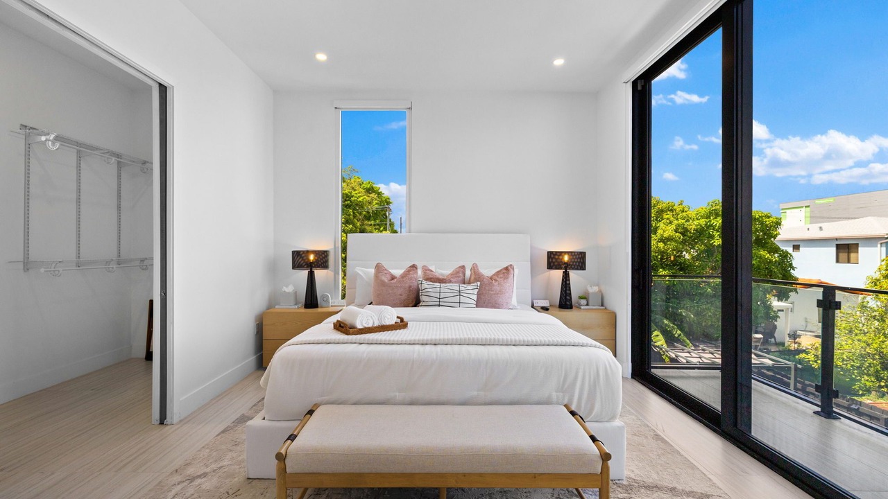 Photo of Bedroom in Ludlam