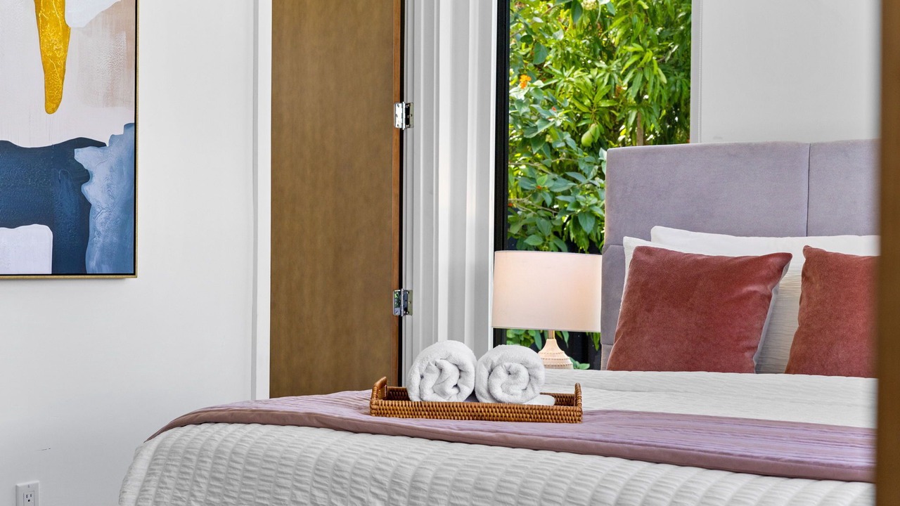 Photo of Bedroom in Ludlam
