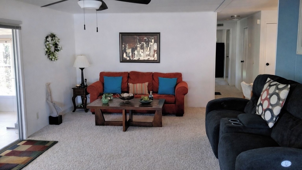 Photo of Livingroom in Leesburg
