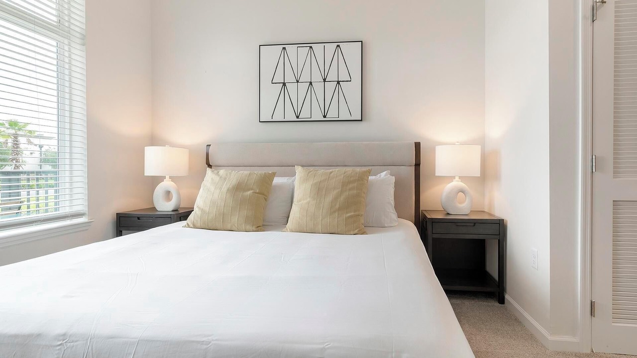 Photo of Bedroom in Florida Center