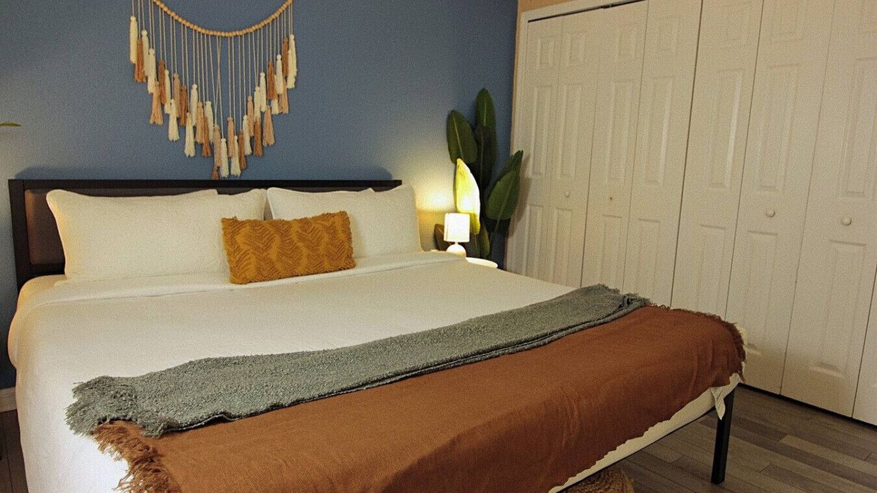 Photo of Bedroom in Arlington Park