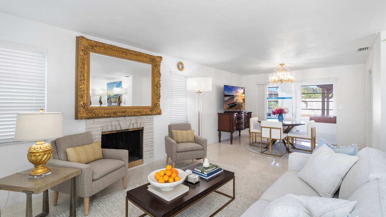 Photo of Livingroom in South Pinellas Community Council
