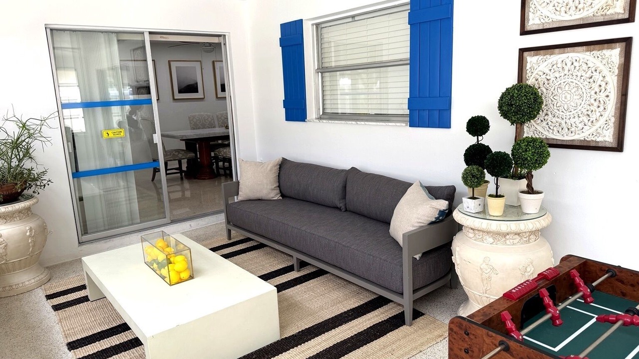 Photo of Livingroom in South Pinellas Community Council