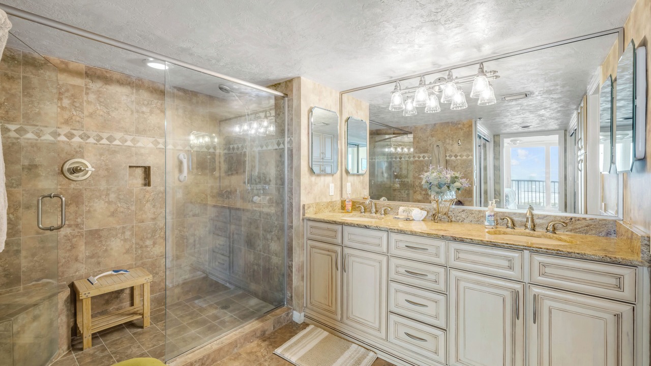 Photo of Bathroom in Inlet Villas