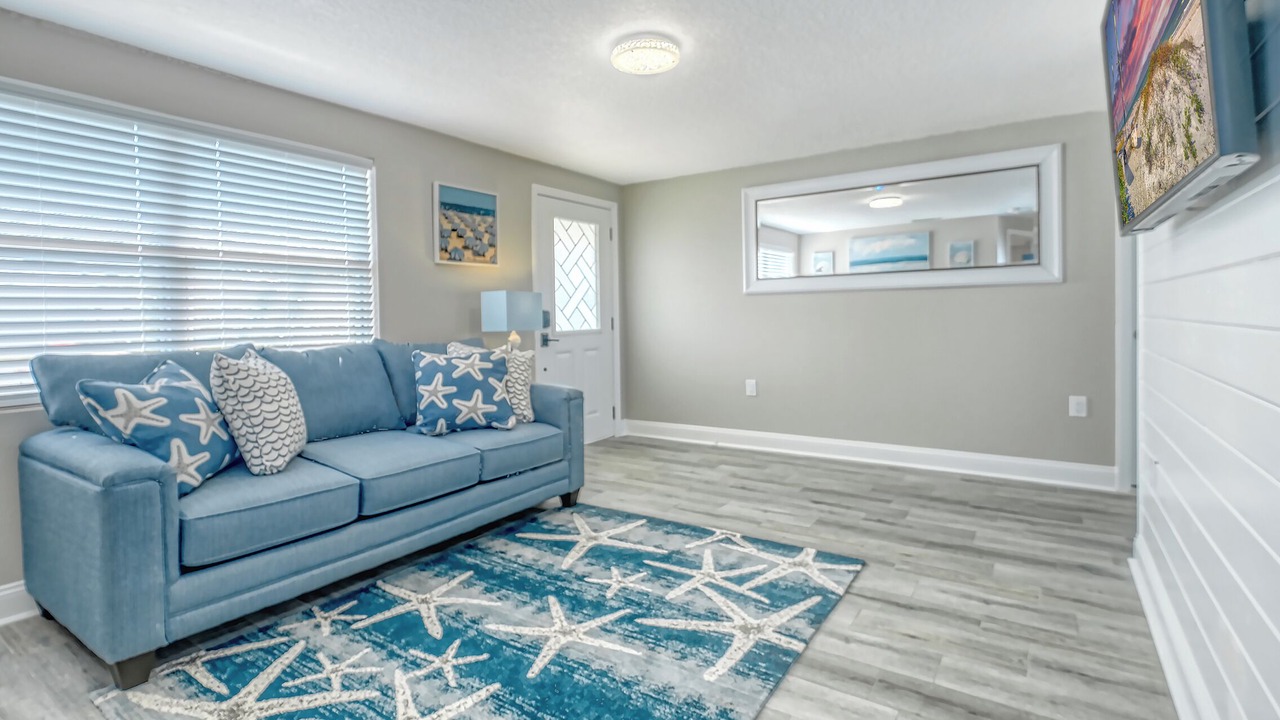 Photo of Livingroom in Signal Cove