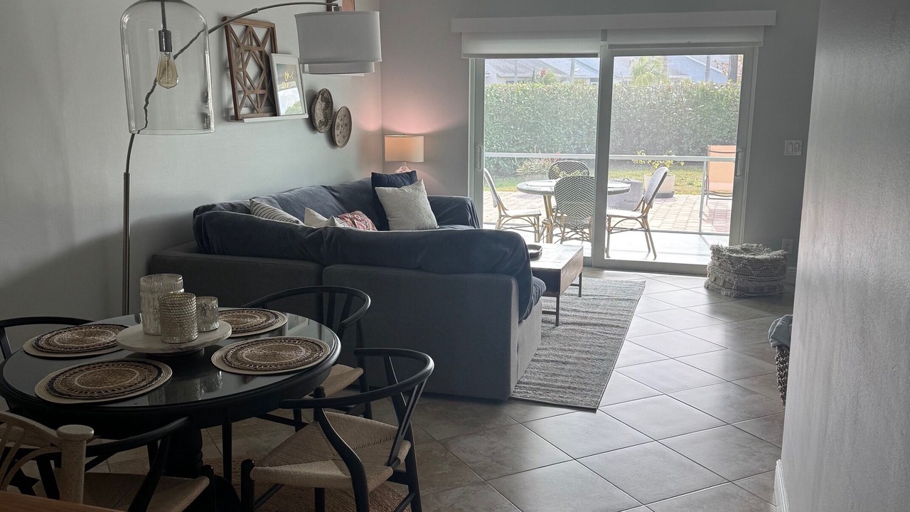 Photo of Livingroom in Jupiter Village