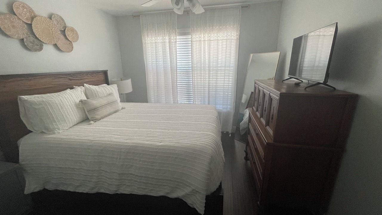 Photo of Bedroom in Jupiter Village