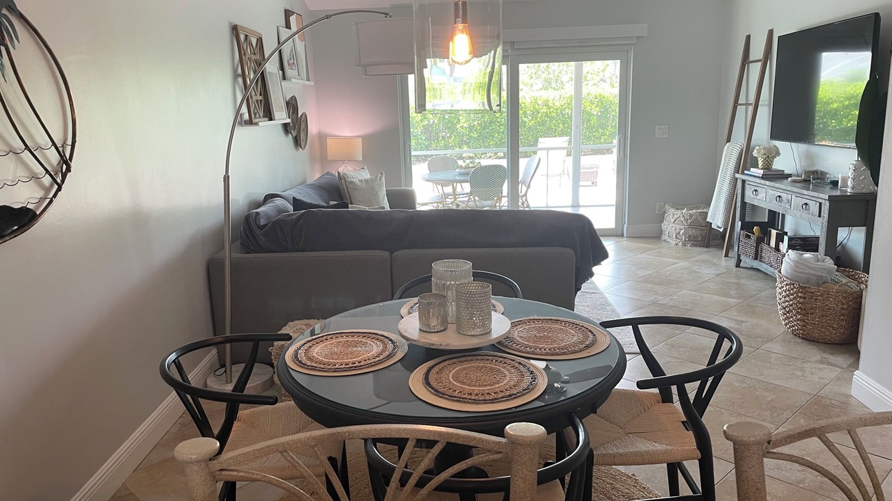 Photo of Livingroom in Jupiter Village
