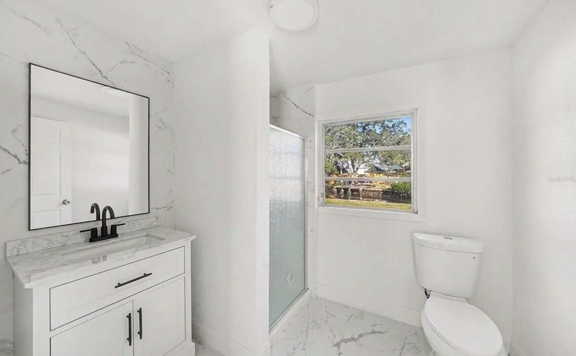 Photo of Bathroom in Town 'n' Country