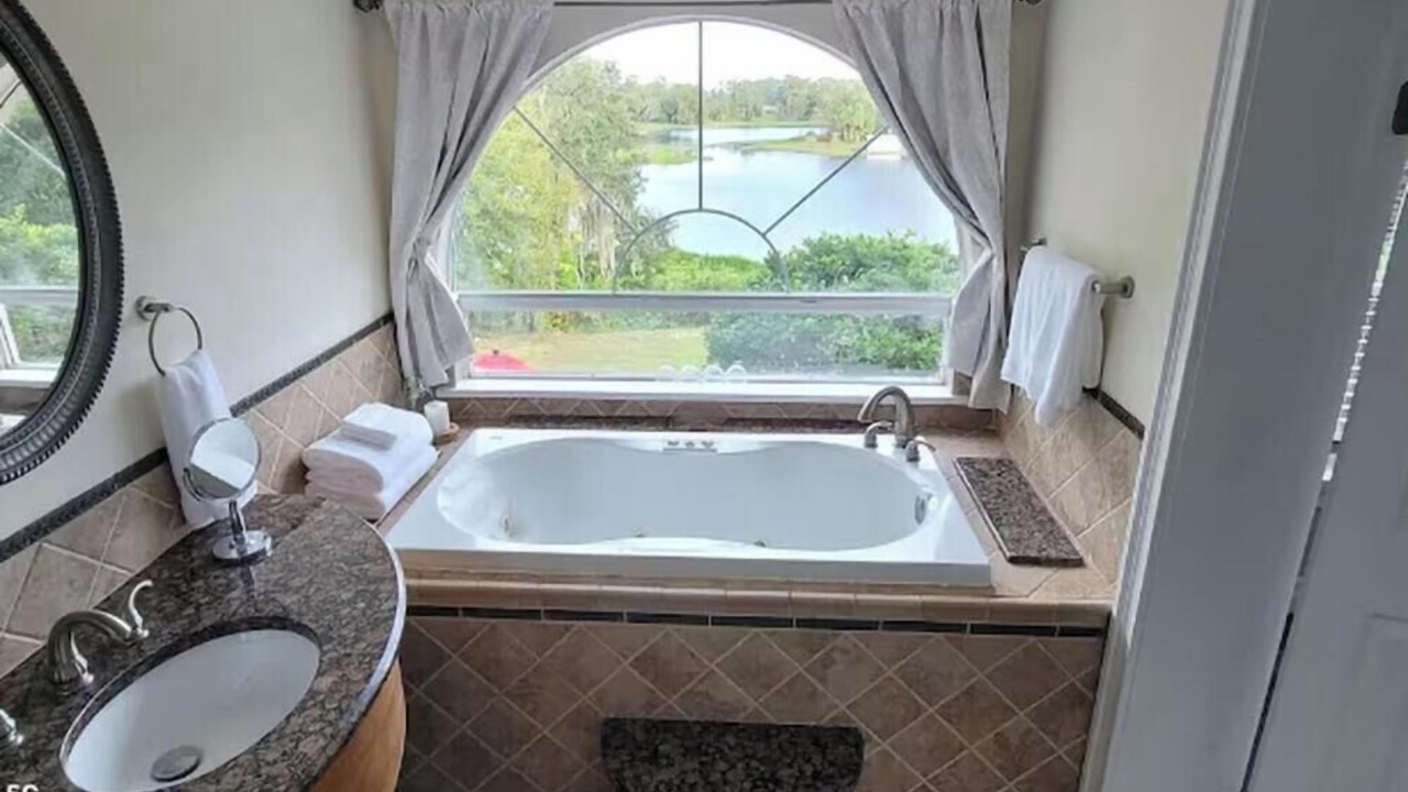 Photo of Bathroom in Plantation Estates