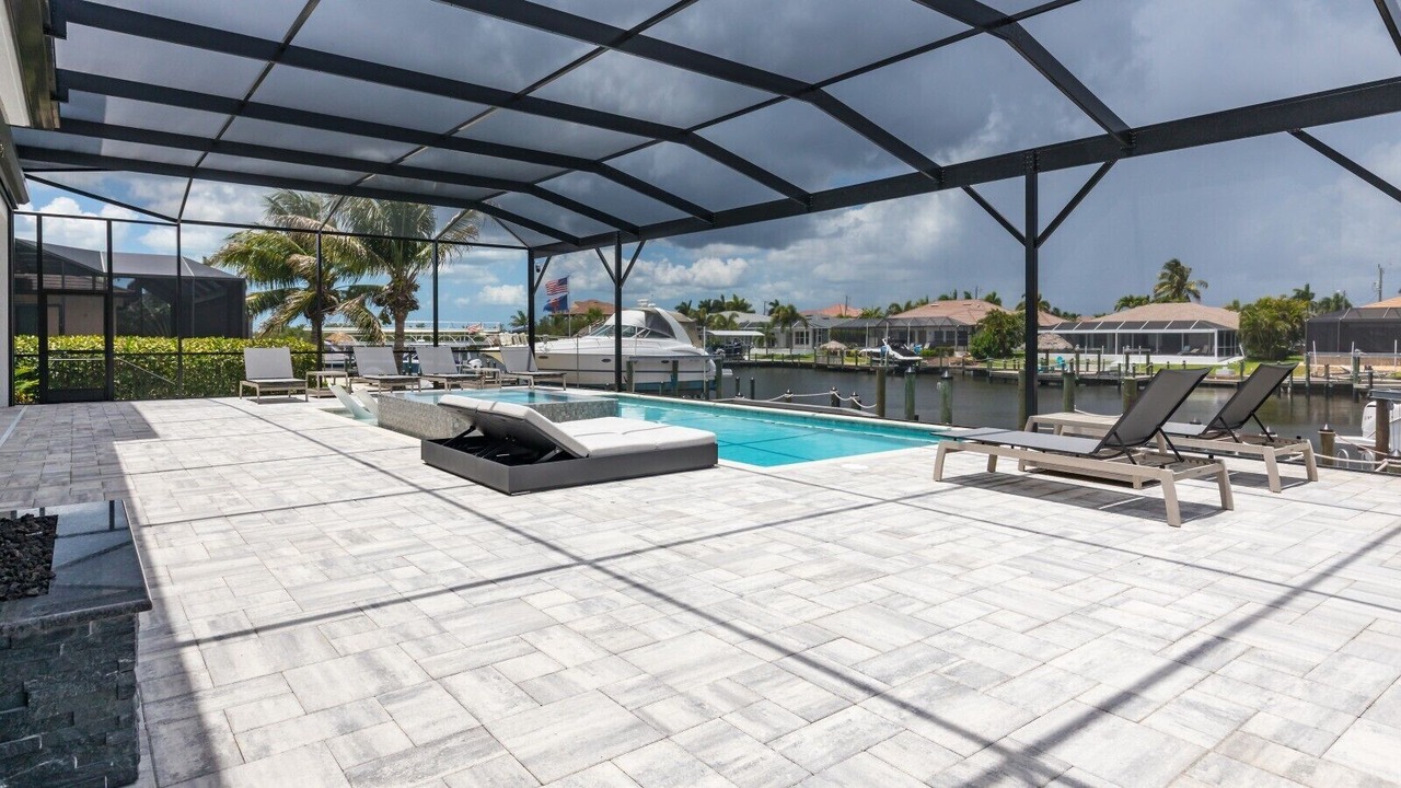 Photo of Outdoor in Pelican