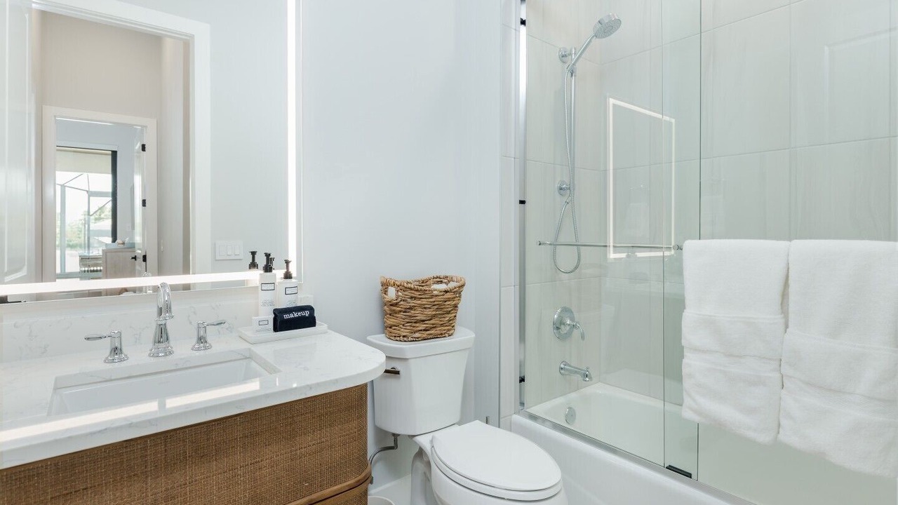 Photo of Bathroom in Pelican
