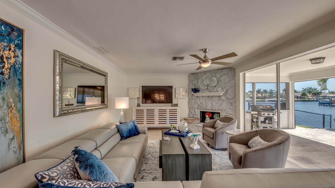Photo of Livingroom in Caloosahatchee