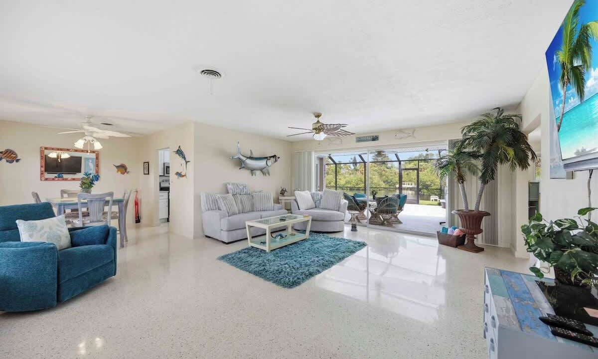 Photo of Livingroom in Englewood