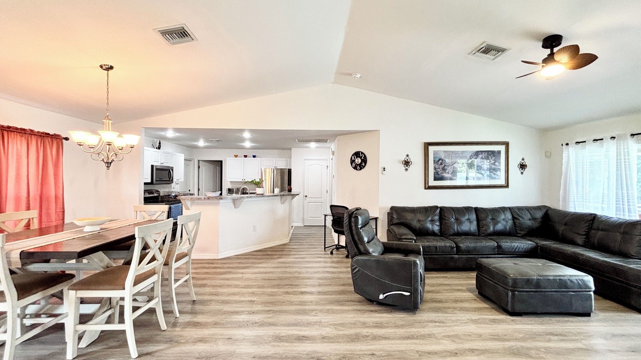 Photo of Livingroom in Harris
