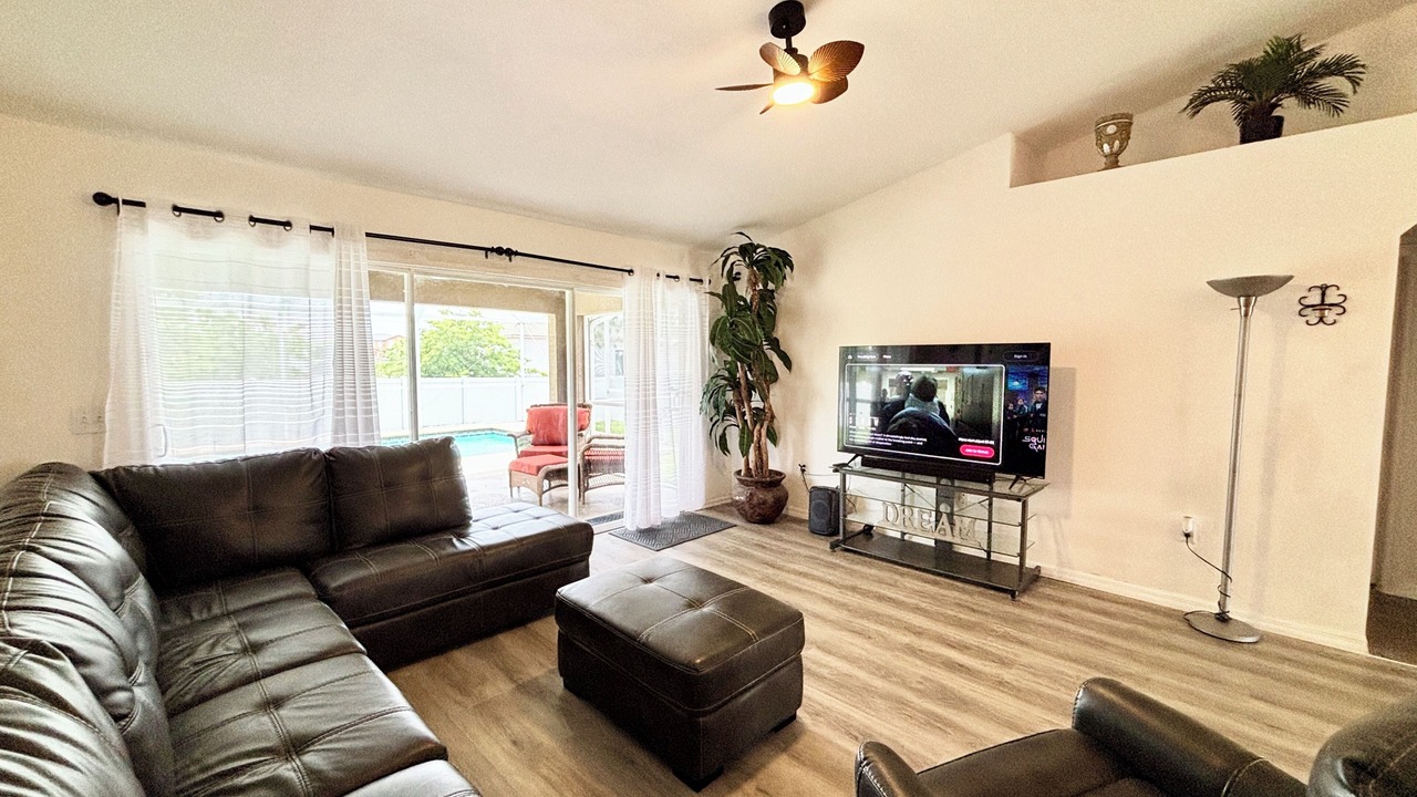 Photo of Livingroom in Harris