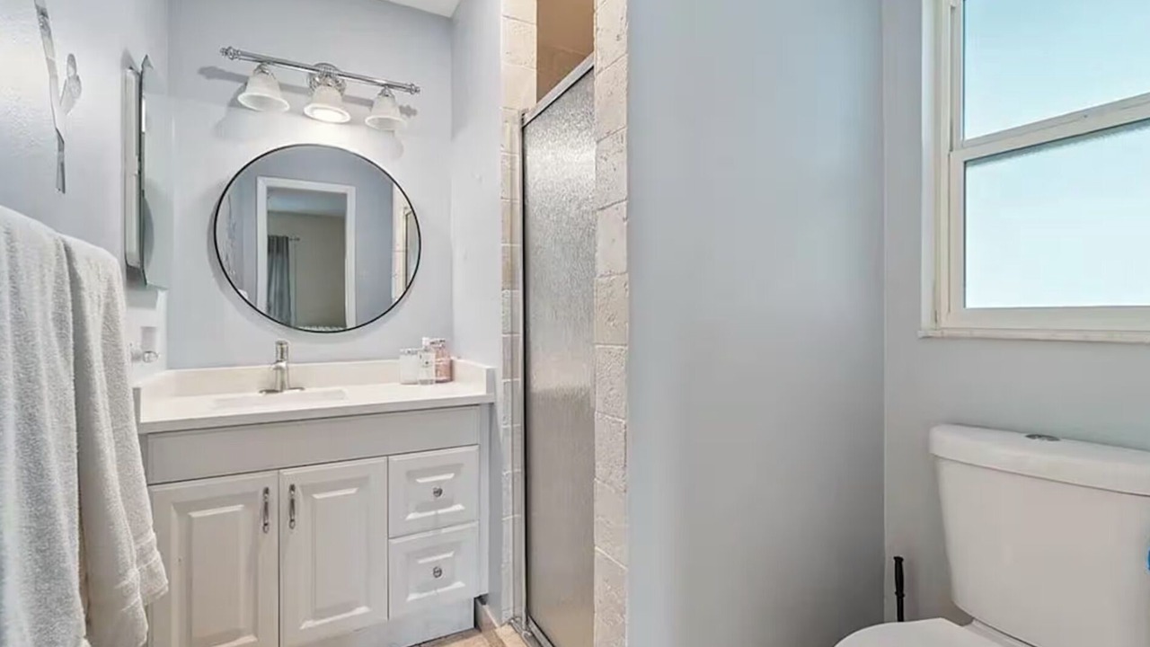 Photo of Bathroom in San Carlos Park