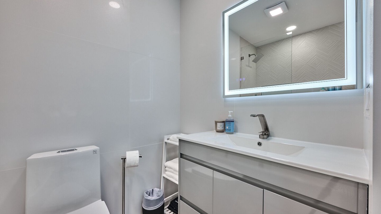 Photo of Bathroom in Tropic Palms
