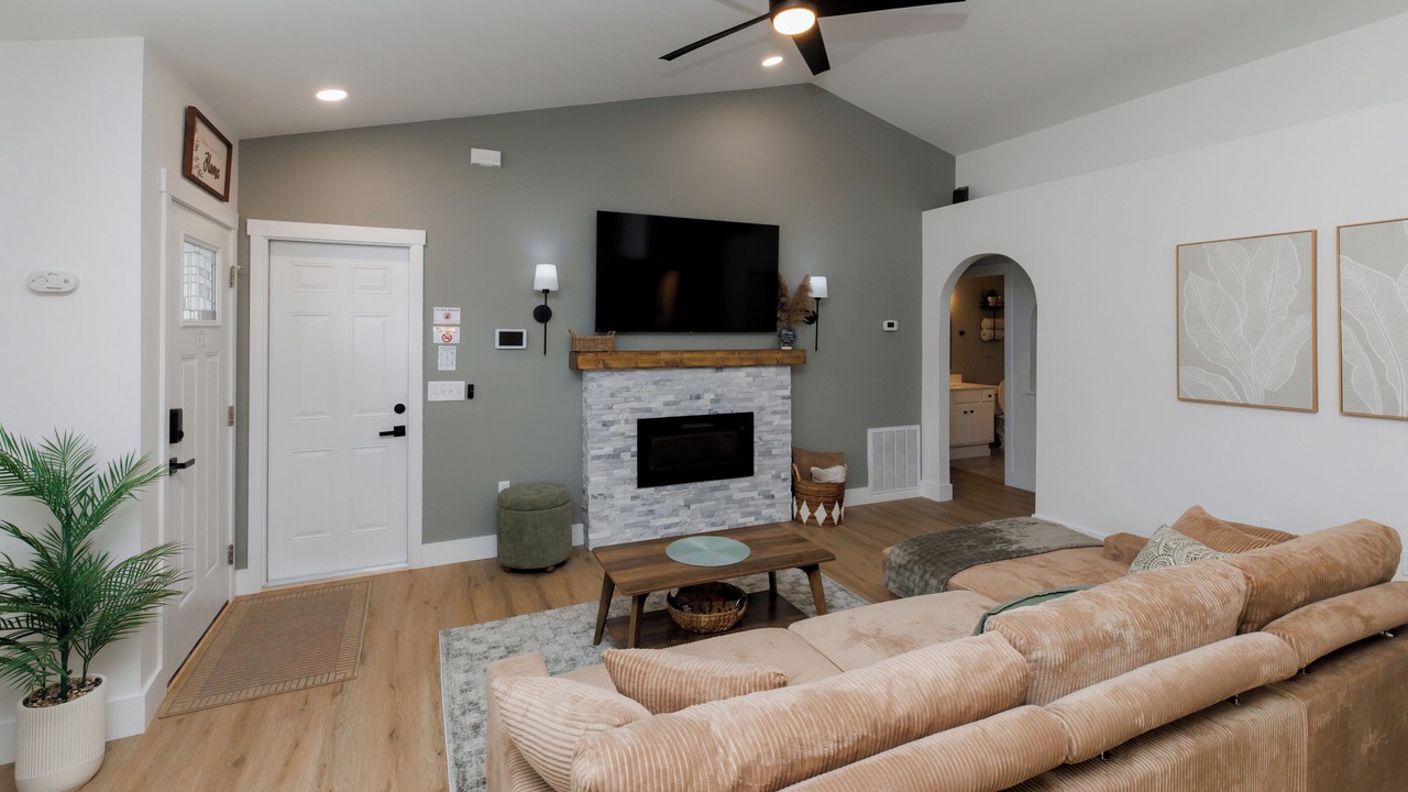 Photo of Livingroom in Sandalwood