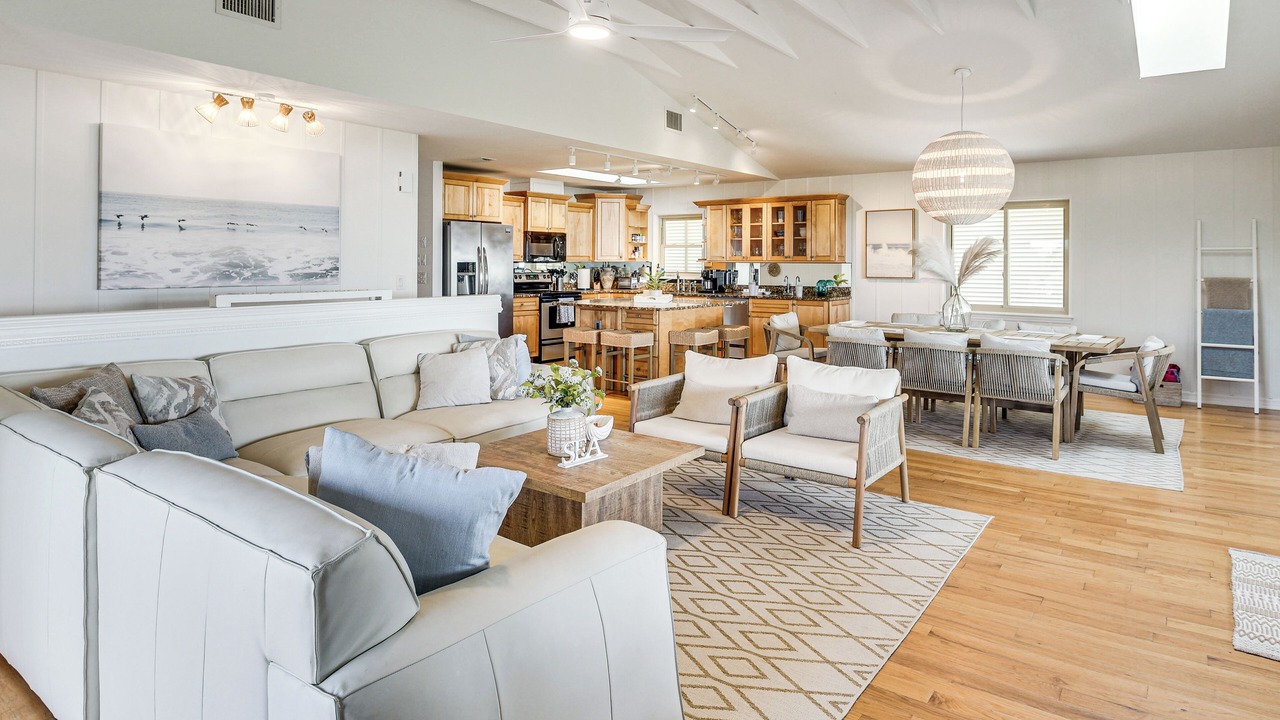 Photo of Livingroom in Marineland Acres