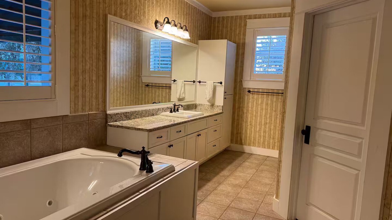 Photo of Bathroom in Wesley Chapel
