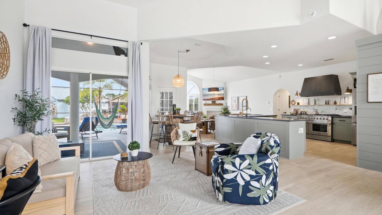 Photo of Livingroom in Palm Harbor