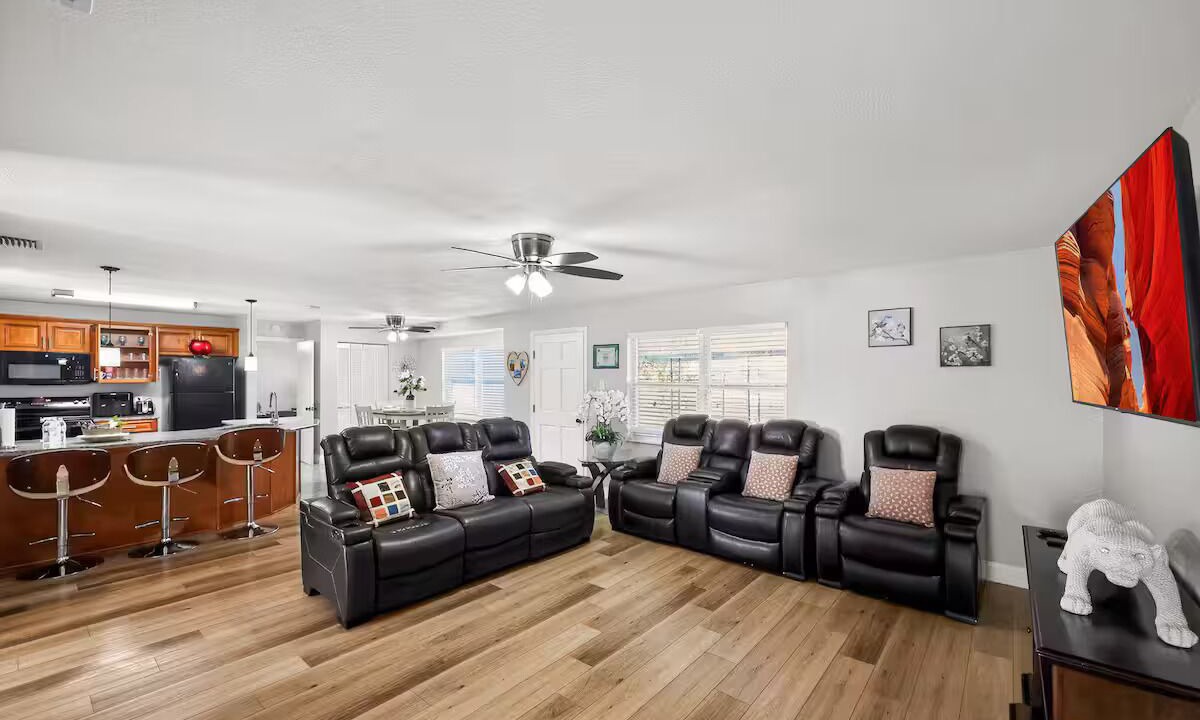 Photo of Livingroom in Temple Crest