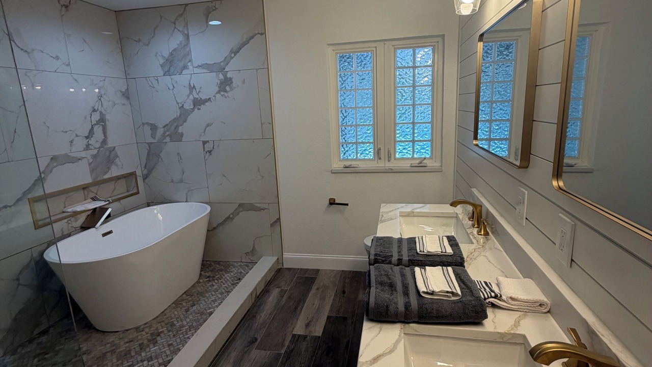Photo of Bathroom in Sunset Park