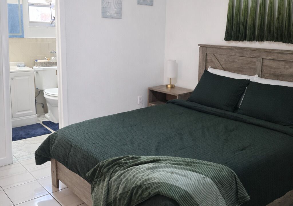 Photo of Bedroom in Coral Way