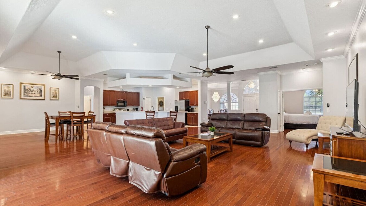 Photo of Livingroom in East Lake