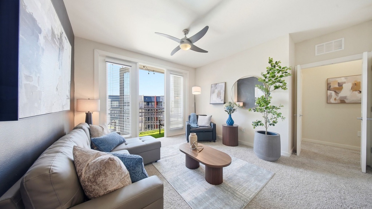 Photo of Livingroom in Courier City - Oscawana