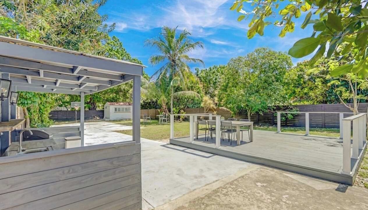 Photo of Outdoor in Hallandale Beach