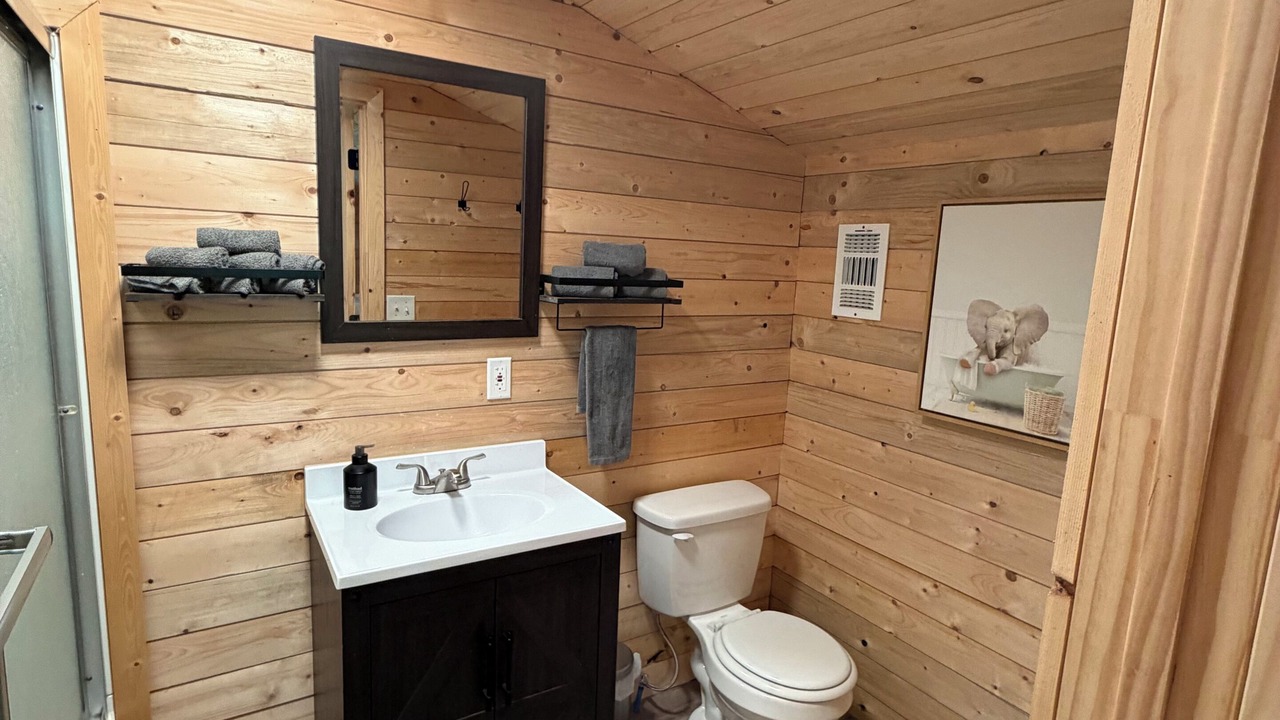 Photo of Bathroom in Hawkinsville