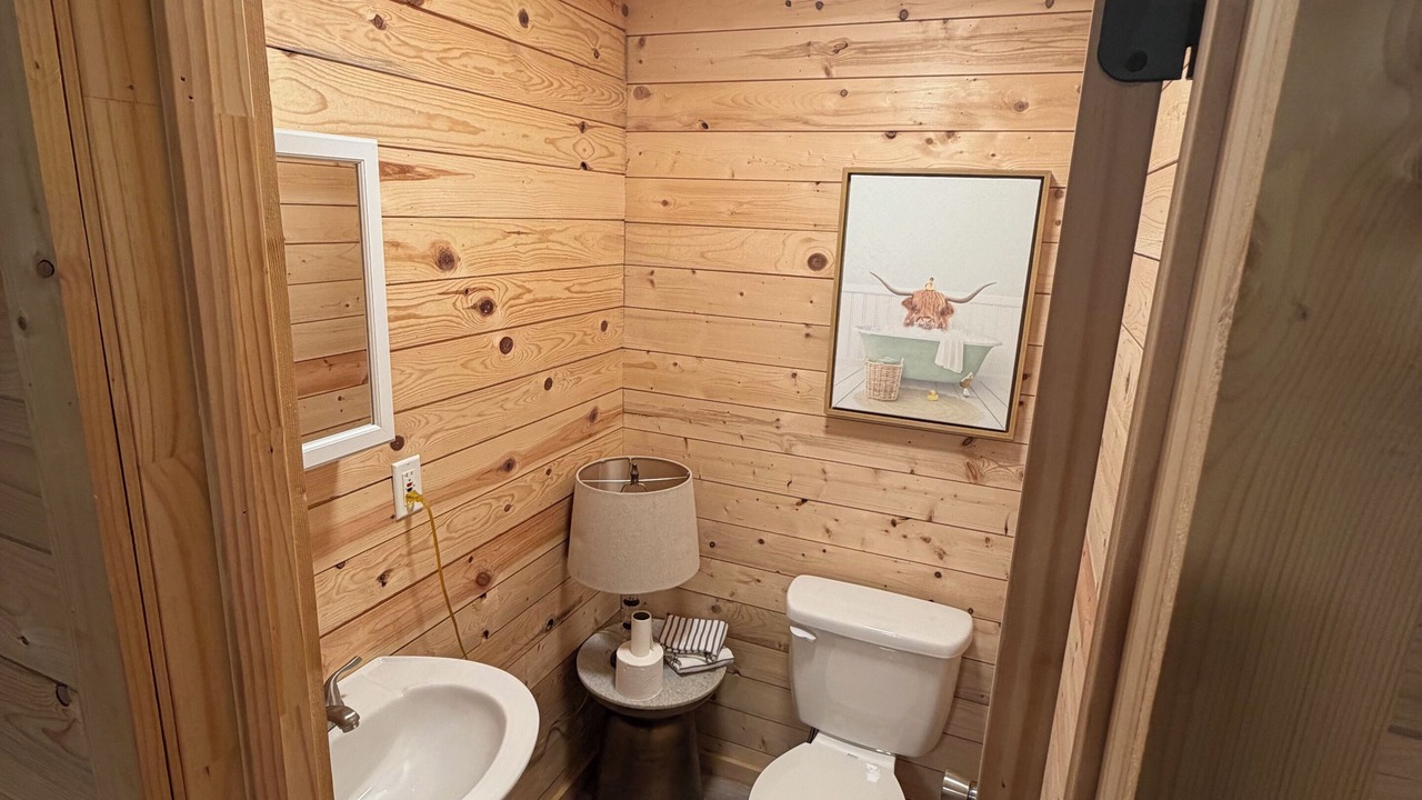 Photo of Bathroom in Hawkinsville
