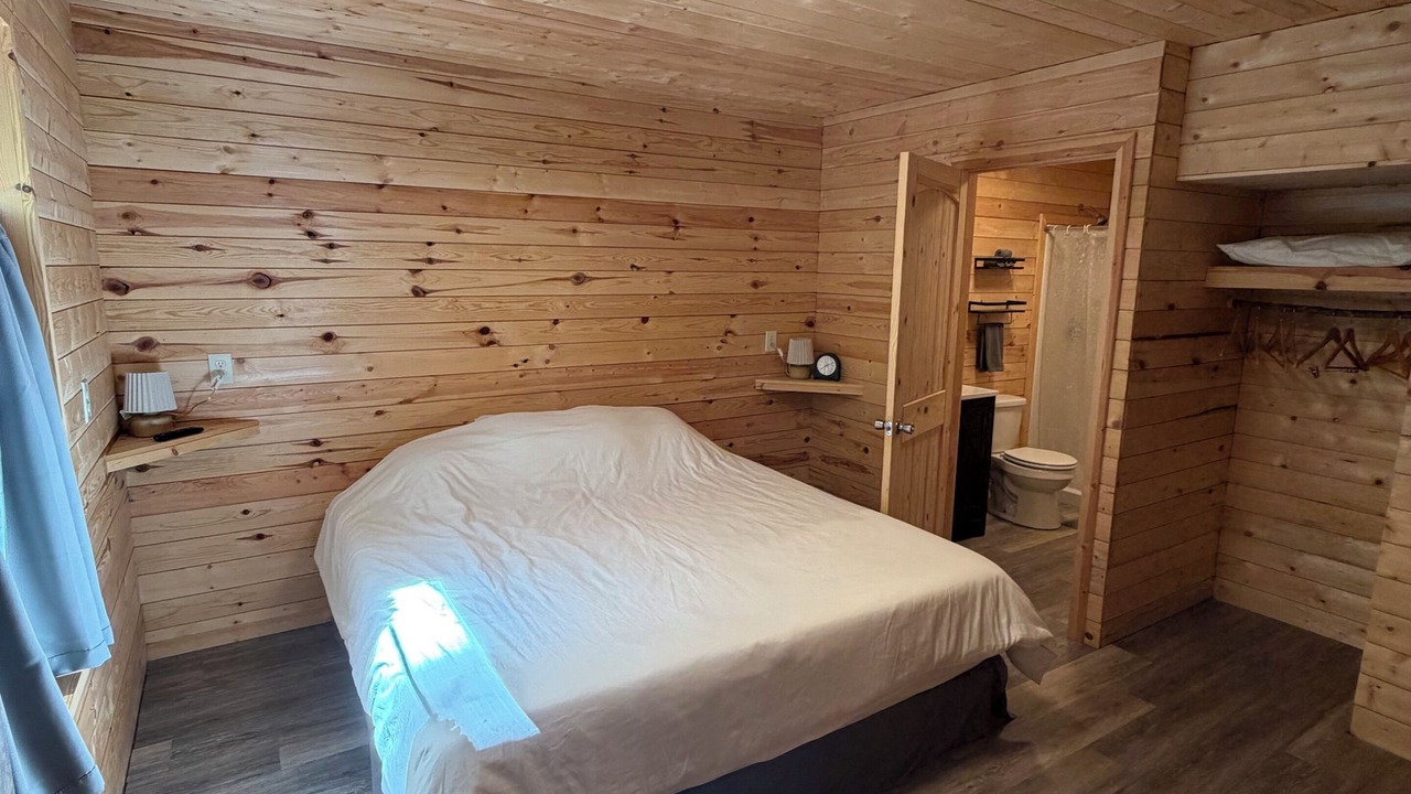 Photo of Bedroom in Hawkinsville