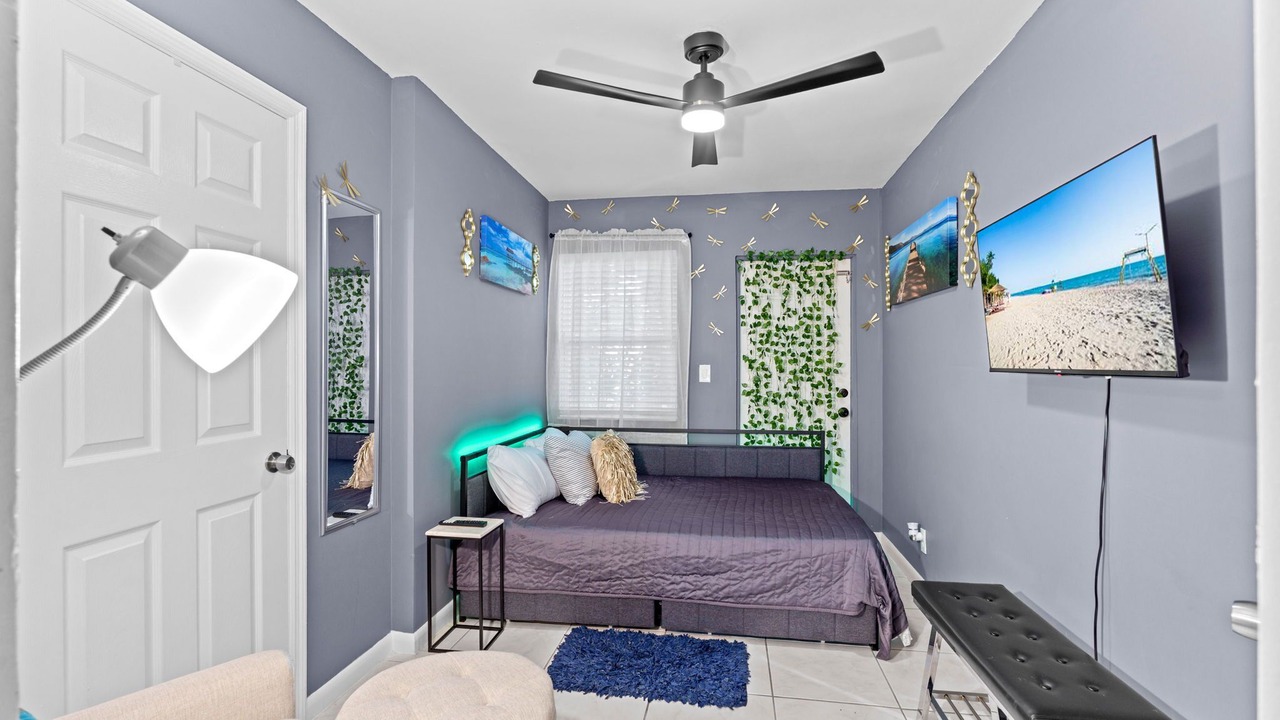 Photo of Bedroom in Riviera Beach