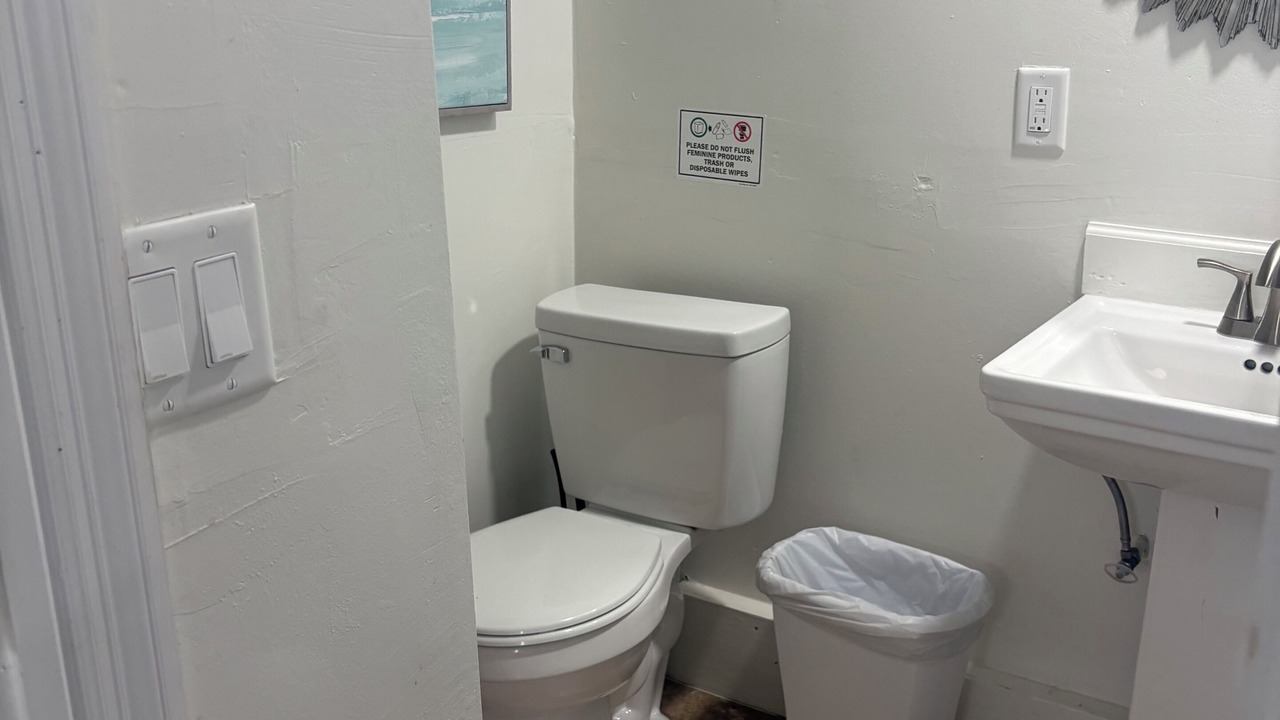 Photo of Bathroom in Poiciana Park II