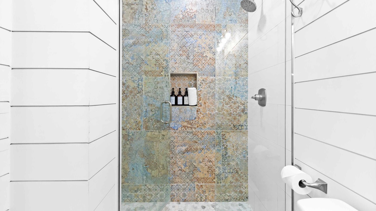 Photo of Bathroom in Gulfview Heights