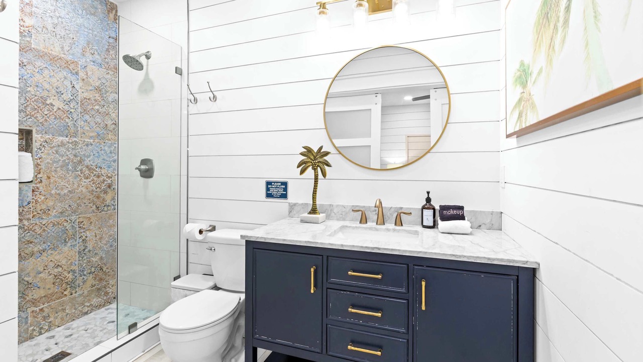 Photo of Bathroom in Gulfview Heights