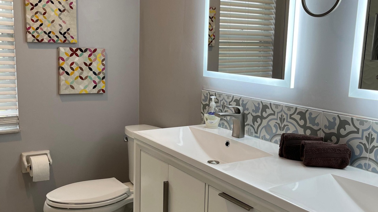 Photo of Bathroom in Pelican