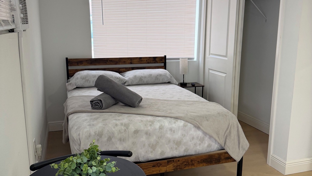Photo of Bedroom in Pinecrest West Park
