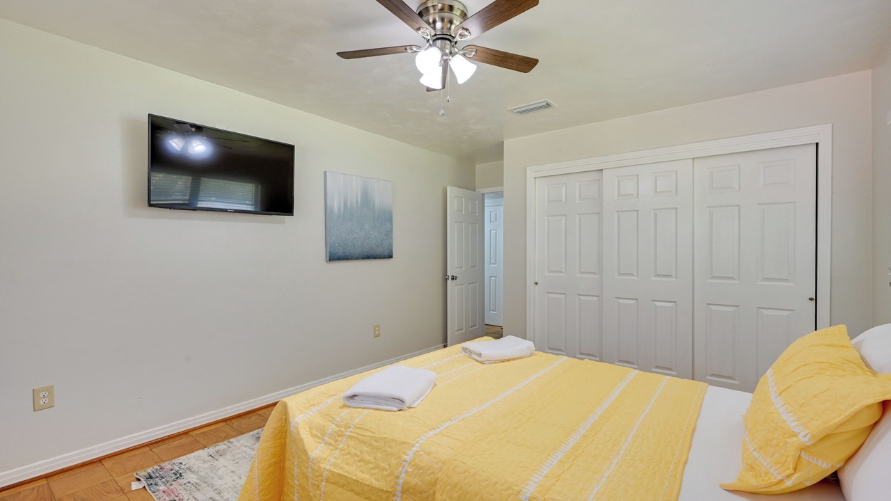 Photo of Bedroom in Bearss Plaza