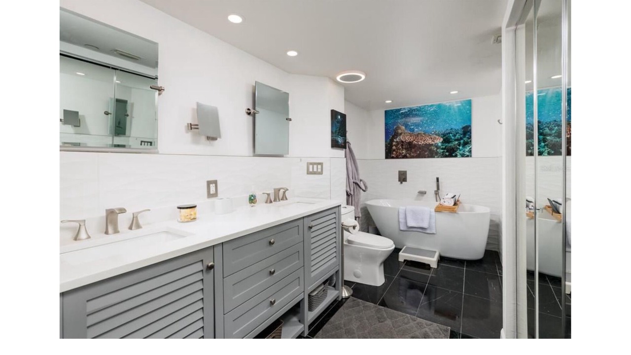 Photo of Bathroom in Sand Key