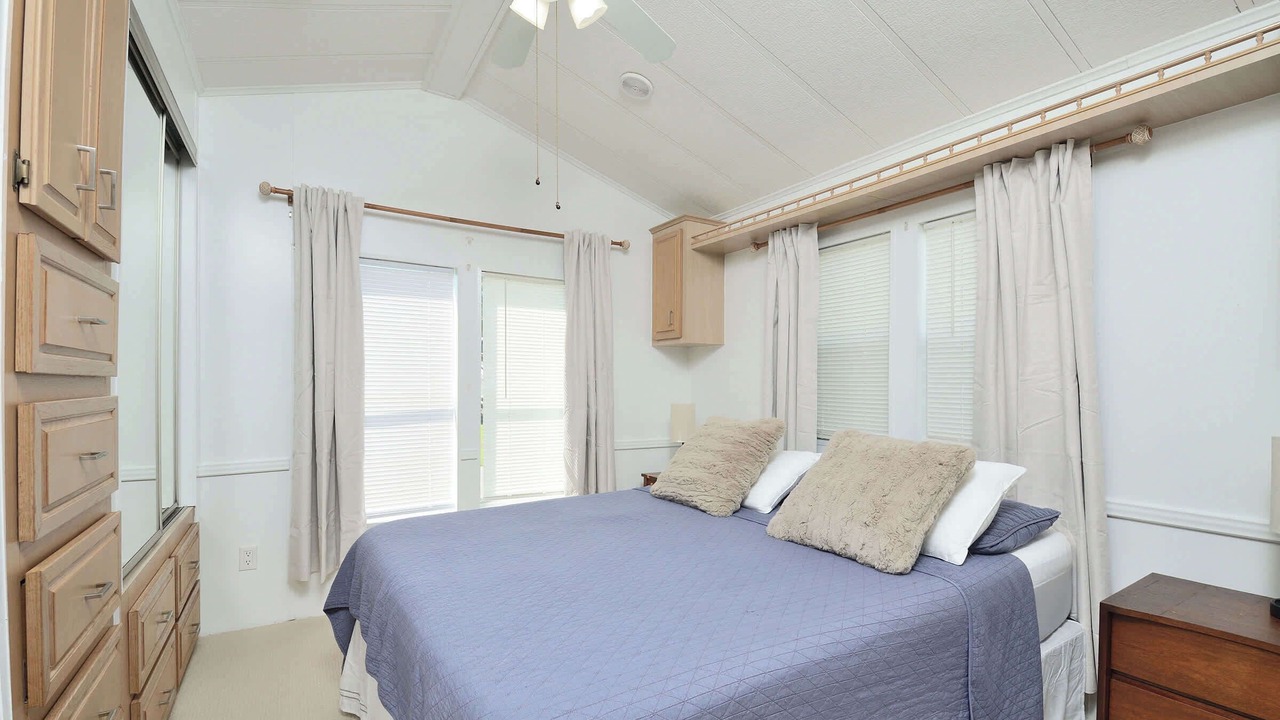 Photo of Bedroom in Winter Garden
