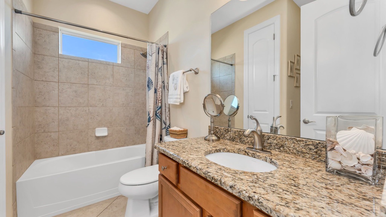 Photo of Bathroom in Naples Heritage