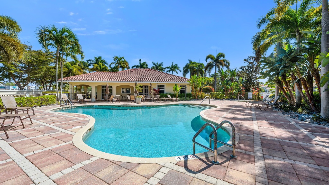 Photo of Outdoor in Naples Heritage