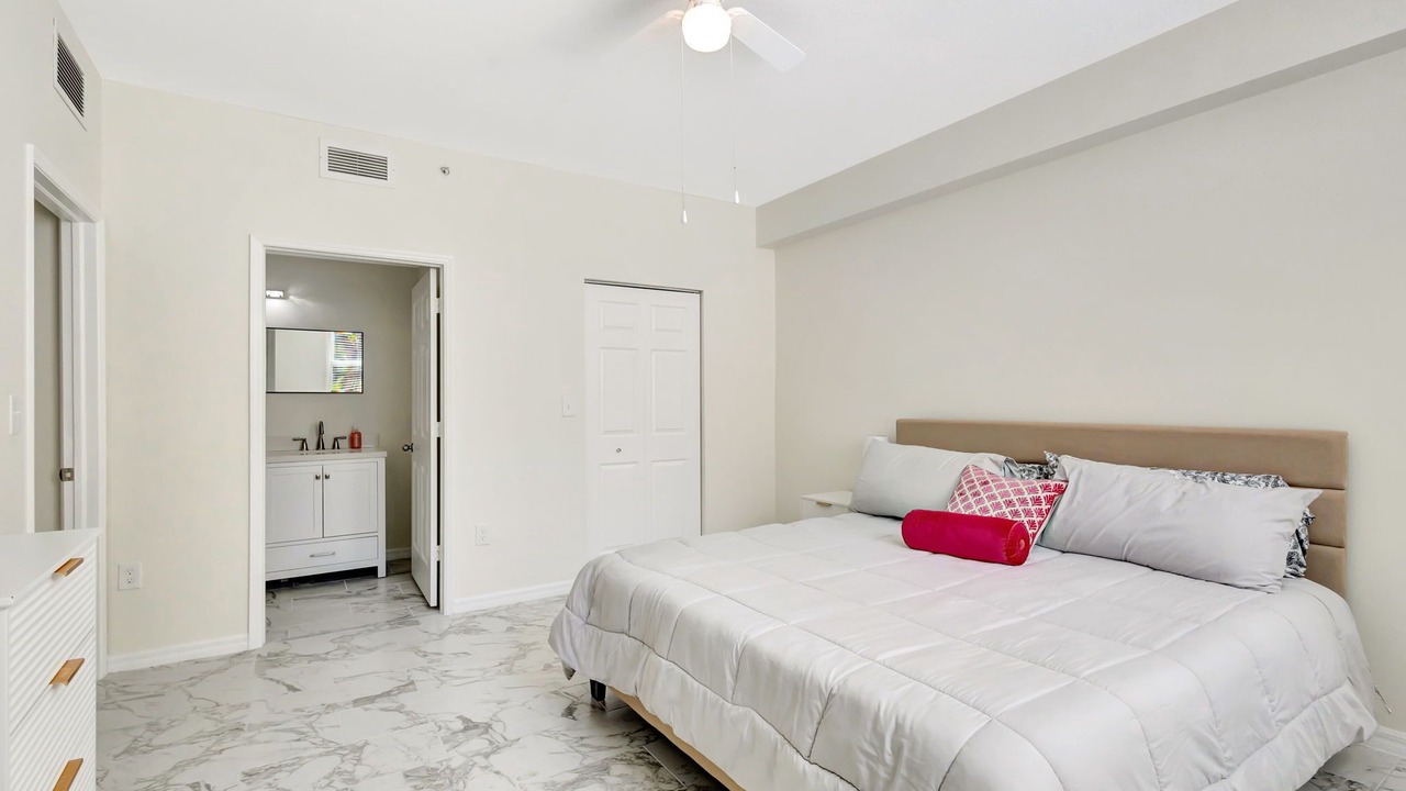 Photo of Bedroom in East Ocean Ave